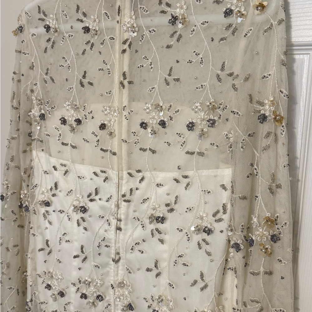 Victoria Royal Ltd White Women's Top - Picture 3 of 4